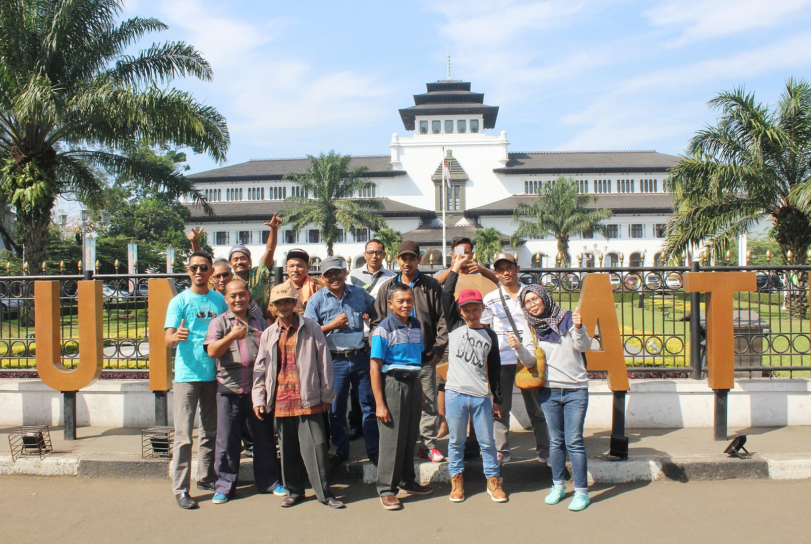 Study Wisata UUO Hikmah Jaya Ke Bandung
